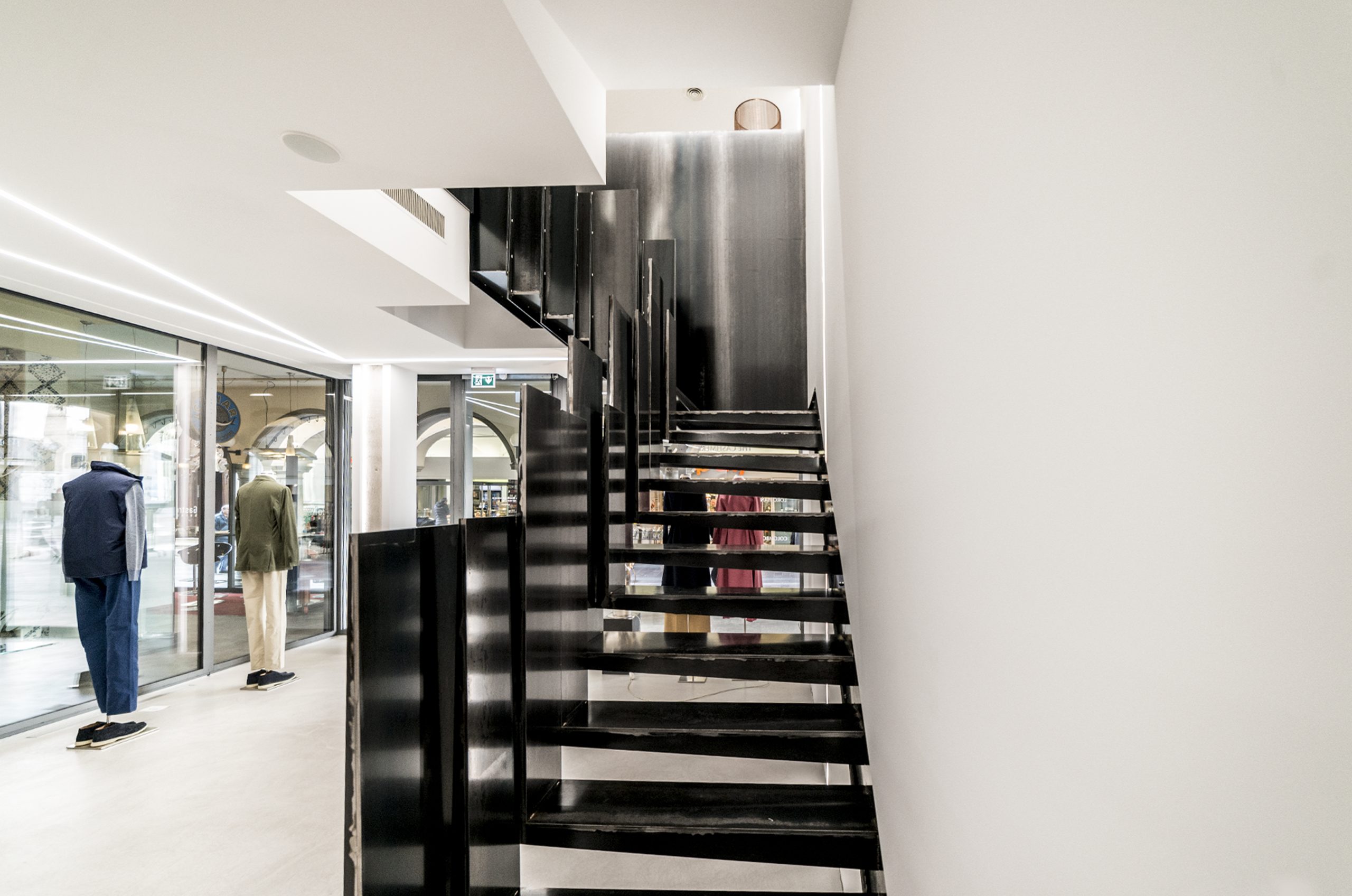 white cashmere_0000__DSC8152